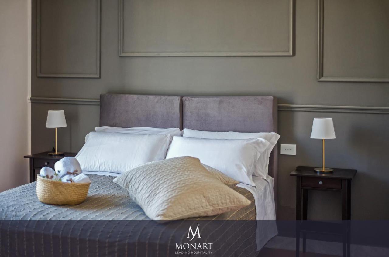 Monart Hospitality Cavour Bed & Breakfast Napoli Bagian luar foto